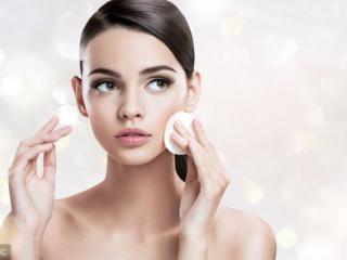 肤色不均匀是什么原因（肤色不均有哪些原因）