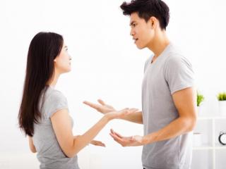 提钱就吵架的夫妻（总因为钱吵架的夫妻）