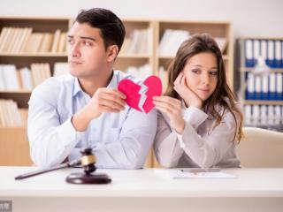 起诉离婚需要证件（起诉离婚需什么材料）