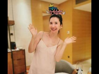 女人发现丈夫出轨该怎么处理（女人在面对老公出轨的时候）