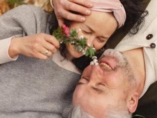 逗老婆开心的套路（十种哄老婆开心的奇葩套路）