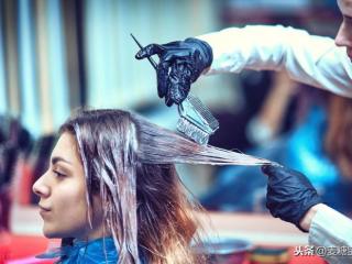 如何去除皮肤上的染发剂（染发剂沾到皮肤上了洗不掉）