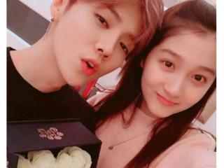 关晓彤男朋友（关晓彤再晒两人甜蜜生活照）