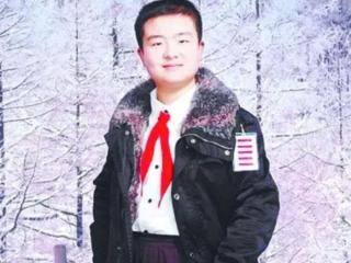 五道杠黄艺博现状（一脸官相的五道杠少年黄艺博）