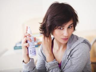 定型喷雾能带上飞机吗（坐飞机可不能随便携带发胶）