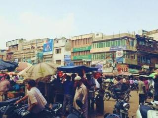 男人和女人一起洗澡（男女一起洗澡很常见）