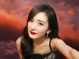 王威私下见杨幂聚会（退伍班长王威为杨幂新片宣传）