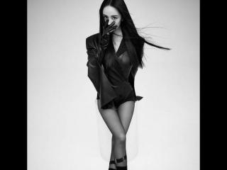 杨幂性感写真集（杨幂拍写真久违秀美腿）