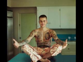 贾斯丁比伯图片（贾斯汀·比伯尴尬了）