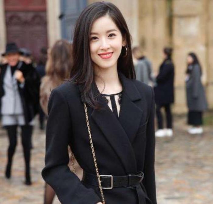 刘强东第一任老婆刘强东不同时期的三个女人