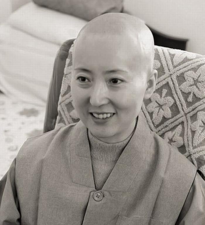 陈晓旭怎么死的(42岁陈晓旭出家3月后去世)