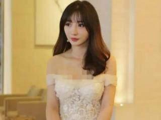 柳岩胸怎么变大的（柳岩16岁学生照曝光）