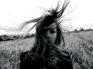 嫉妒心太强怎么办（如何面对生活中的嫉妒心理）