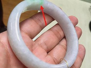 几百块的翡翠手镯是真的吗（网上几百块的翡翠是真的吗）