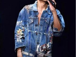 刘德华与朱丽倩（台下朱丽倩一个动作感动所有人）