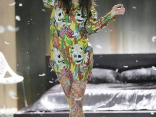 萧亚轩多大了（41岁萧亚轩不走寻常路）