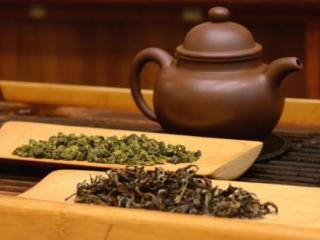 睡前喝什么有助于睡眠（原来睡前喝这些茶能帮助睡眠）