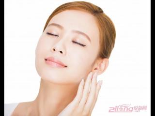 皮肤出油多怎么改善（皮肤出油严重应该如何改善）