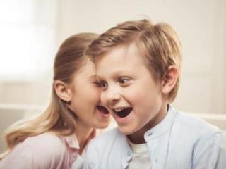 孩子说话晚是智力低吗（宝宝说话晚跟智力有关）