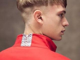 男生发际线高适合什么发型（这5款刘海发型可以挽救一下）