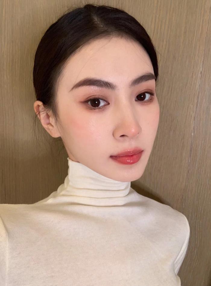 长脸适合什么眉形(不同脸型适合不同眉形)