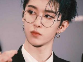 范丞丞多少岁（21岁的范丞丞被质疑学历低）