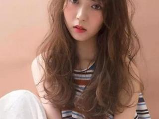 长脸女生适合什么发型（脸长的女生适合什么发型）