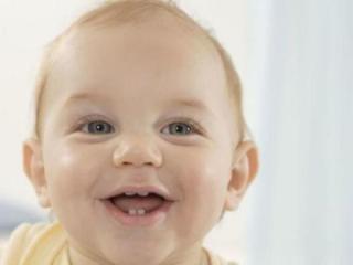 宝宝眼睛有眼屎怎么回事（宝宝眼屎多是什么原因）