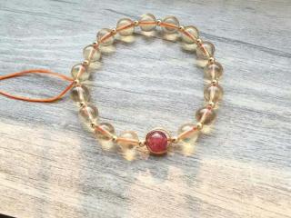 女人戴什么招财最灵验（女人戴什么水晶招财）