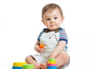 宝宝几个月长牙算正常（孩子几个月开始长牙算正常）