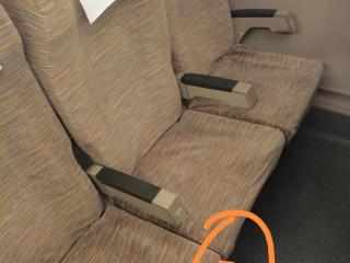 高铁上有充电的地方吗，高铁上的充电插座你知道在哪里吗