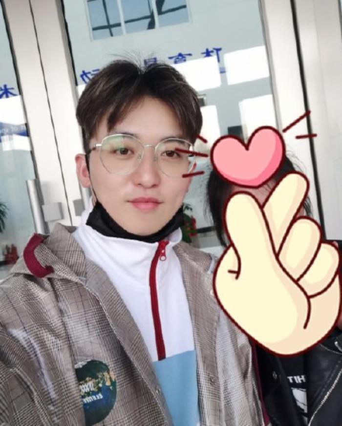 奔跑吧兄弟导演跑男导演凭颜值出道