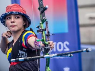 韩国女子射箭（哥伦比亚19岁射箭美少女走红）