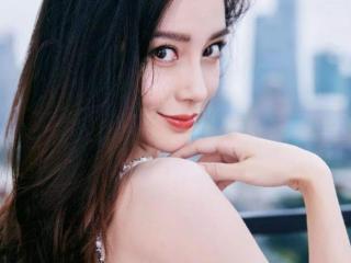 baby的妈妈（BABY美貌遗传自父母）