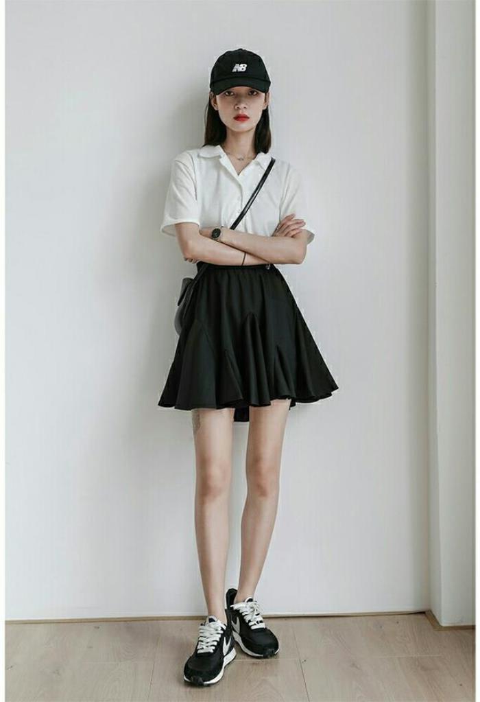 短裙怎么搭配夏天百褶短裙减龄效果极佳