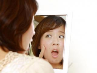 春季皮肤干燥起皮怎么办（春季皮肤干燥、起皮怎么办）