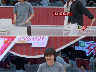 快乐女声周笔畅（周笔畅跳错了一个动作）