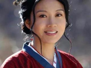 闫妮女儿叫什么（48岁闫妮女儿都21岁了）