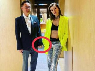 李嘉欣与许晋亨（51岁李嘉欣晒与许晋亨合照）