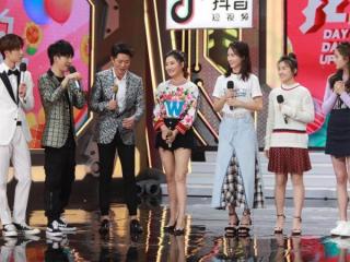 天天向上校花（十周年校花组团送祝福）