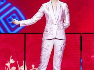 林志玲春晚走光（盘点历届央视春晚上的黑科技）