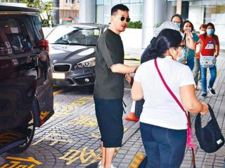 曾国祥的妈妈（曾国祥再度现身医院）