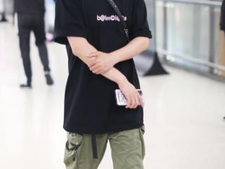 李维嘉的身高（李维嘉这身还是翻船了）