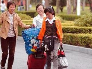 上大学还可以起诉要抚养费吗（大学生向父亲索抚养费被驳回）