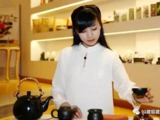 会喝茶的女人很优雅（喝茶的女人真的很美）