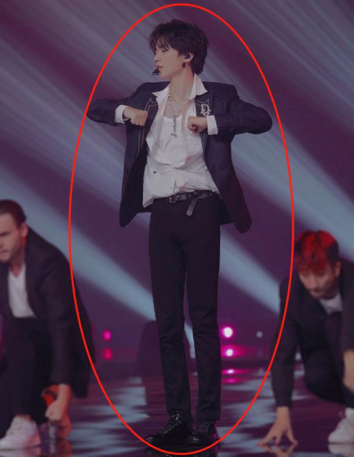 董子健真实身高跟董子健同行时的身高差