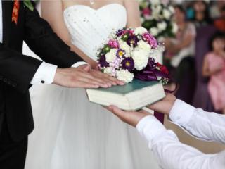 老公半夜偷偷出门怎么办（半夜总发现老公偷偷出门）