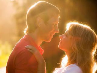 男生想引起你关注的表现（男人把你放在心上的3个表现）