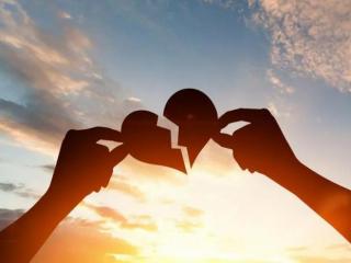 女朋友提出分手怎么办，女朋友提出分手后怎么办