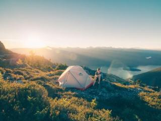 闷骚女喜欢什么样的男生（女生们会喜欢闷骚的男生吗）